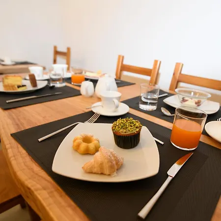 לינה וארוחת בוקר Marina House *