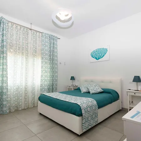 Marina House לינה וארוחת בוקר *