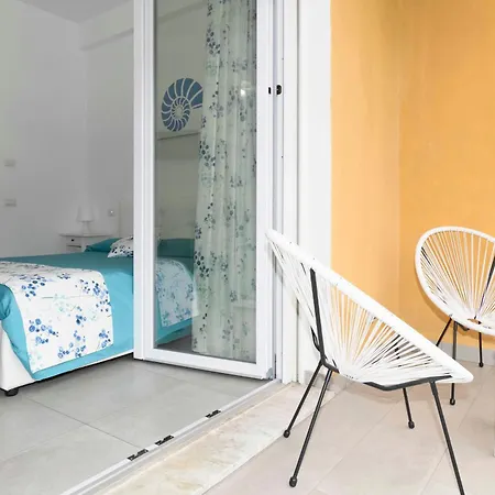 לינה וארוחת בוקר Marina House *